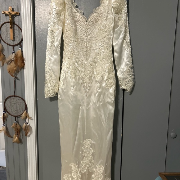 Vintage Wedding Dress - Picture 3 of 6